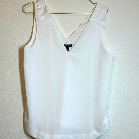 Banana Republic Tops - Banana Republic White Sleeveless Top V Neck
Polished Staple Petite Large